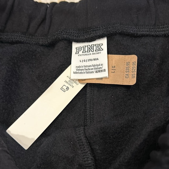 NWT Victoria’s Secret/Pink fleece shorts. - Picture 4 of 7